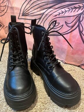 Steve Madden Black Platform Lace-Up Combat Boots